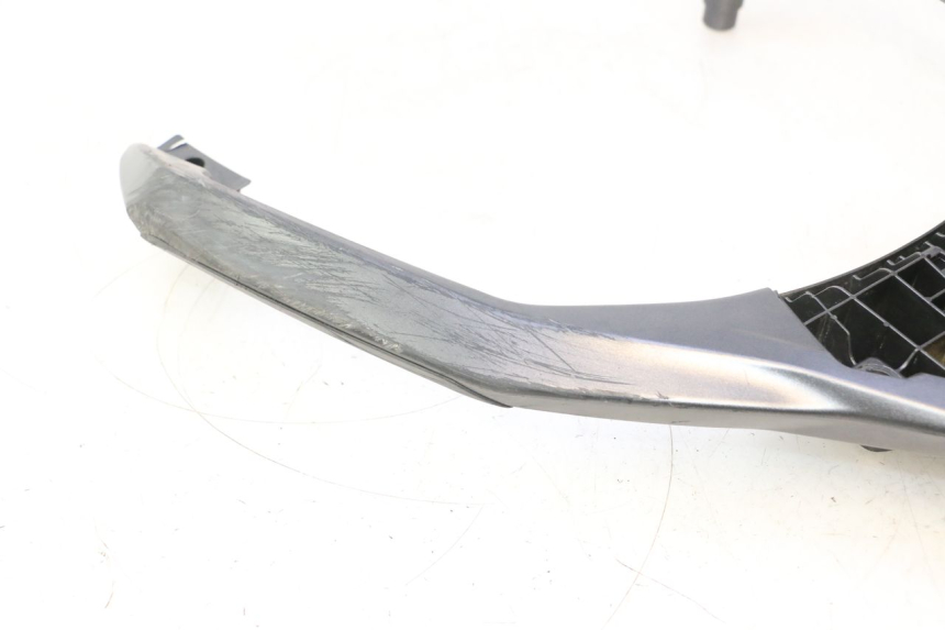photo de PORTE PAQUET PIAGGIO MP3 HPE 530 (2022 - 2026) - Zoom composants