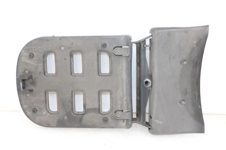 photo de PORTE PAQUET PIAGGIO MP3 RL 250 (2006 - 2010) - Détail de la pièce