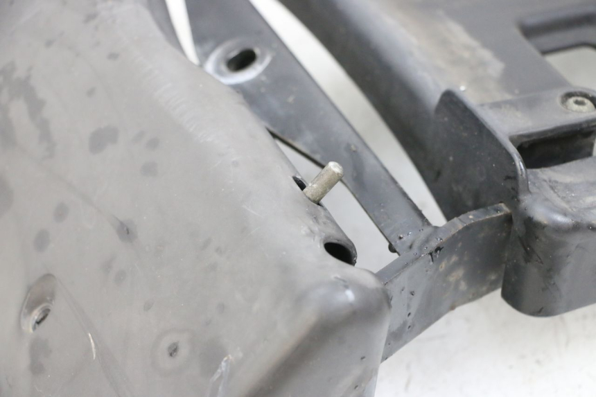 photo de PORTE PAQUET PIAGGIO MP3 RL 250 (2006 - 2010) - Zoom état d’usage