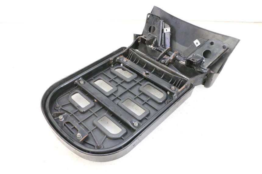 photo de PORTE PAQUET PIAGGIO MP3 RL 250 (2006 - 2010) - État de surface