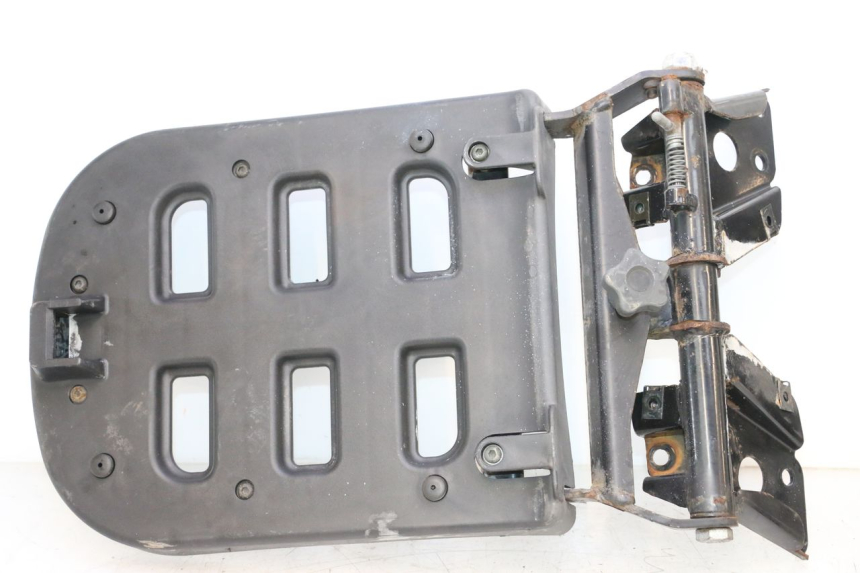 photo de PORTE PAQUET PIAGGIO MP3 125 (2006 - 2014) - Détail de la pièce