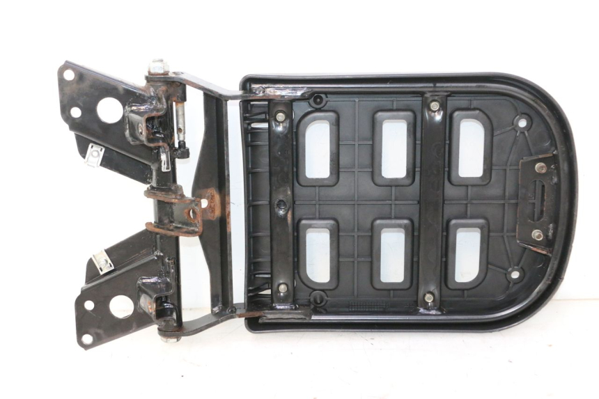 photo de PORTE PAQUET PIAGGIO MP3 125 (2006 - 2014) - Autre angle de vue