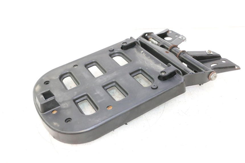 photo de PORTE PAQUET PIAGGIO MP3 125 (2006 - 2014) - État de surface