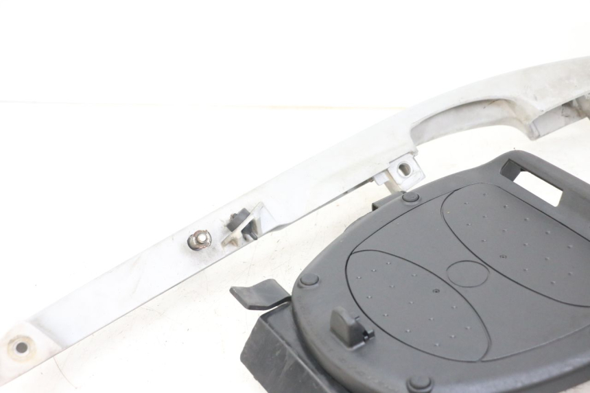 photo de PORTE PAQUET PEUGEOT SATELIS 125 (2006 - 2009)