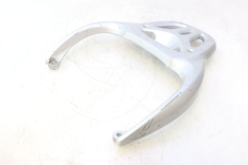 photo de PORTE PAQUET HONDA SH 125 (2001 - 2003) - Gros plan technique