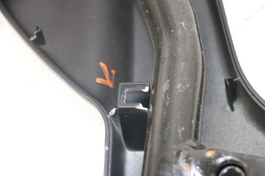 photo de PORTE PAQUET PIAGGIO X10 125 (2012 - 2017) - Focus structure