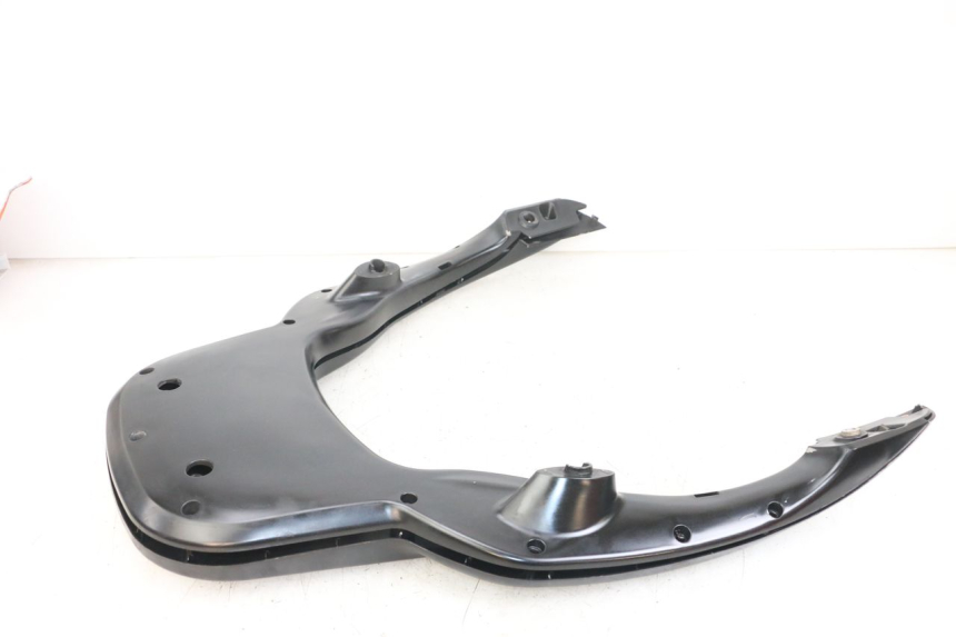 photo de PORTE PAQUET PIAGGIO X10 125 (2012 - 2017) - Points de fixation