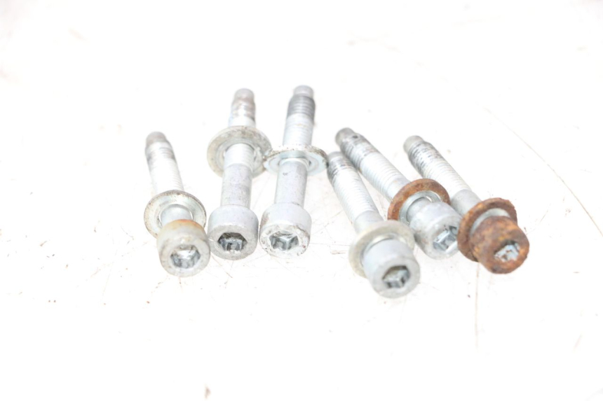 photo de PORTE PAQUET PIAGGIO X9 AMALFI 180 (2000 - 2003) - Points de fixation