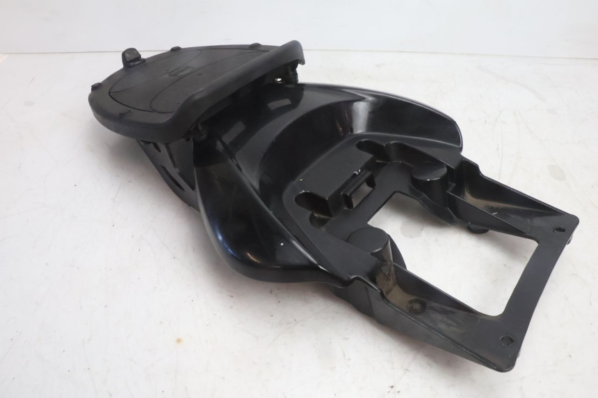 photo de PORTE PAQUET YAMAHA YP MAJESTY 125 (2007 - 2010) - Zoom état d’usage