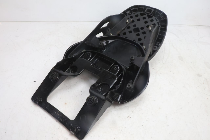 photo de PORTE PAQUET YAMAHA YP MAJESTY 125 (2007 - 2010) - Points de fixation