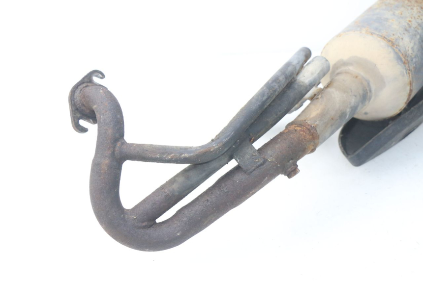 photo de POT ECHAPPEMENT PGO BIG MAX 50 (2001 - 2009) - Points de fixation