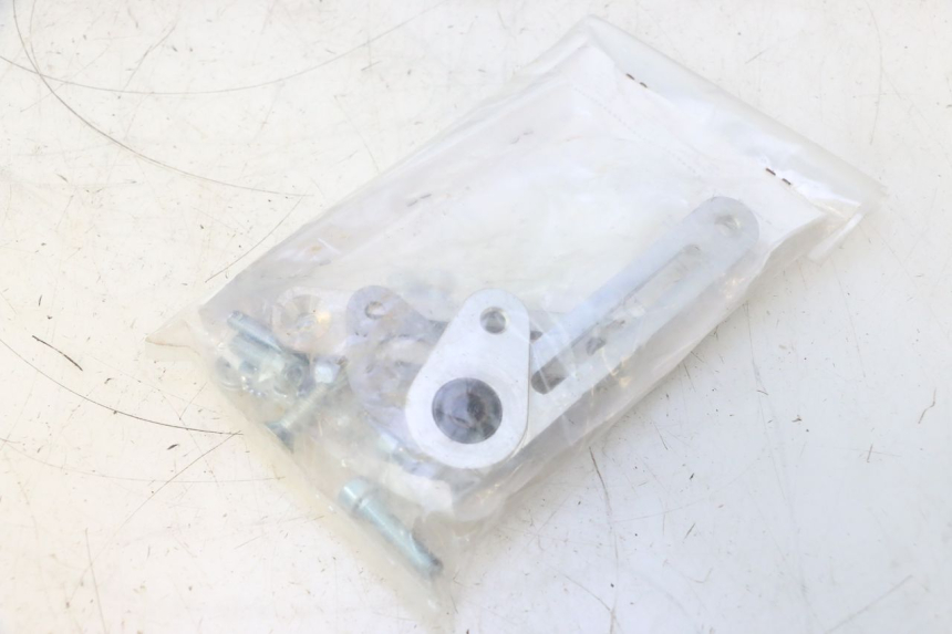 photo de POT ECHAPPEMENT MBK BOOSTER SPIRIT 50 (1999 - 2003) - Gros plan technique