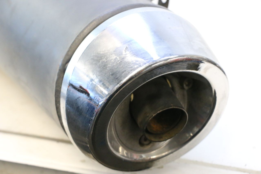 photo de POT ECHAPPEMENT SUZUKI BURGMAN EXECUTIVE ABS 650 (2006 - 2012) - Gros plan technique
