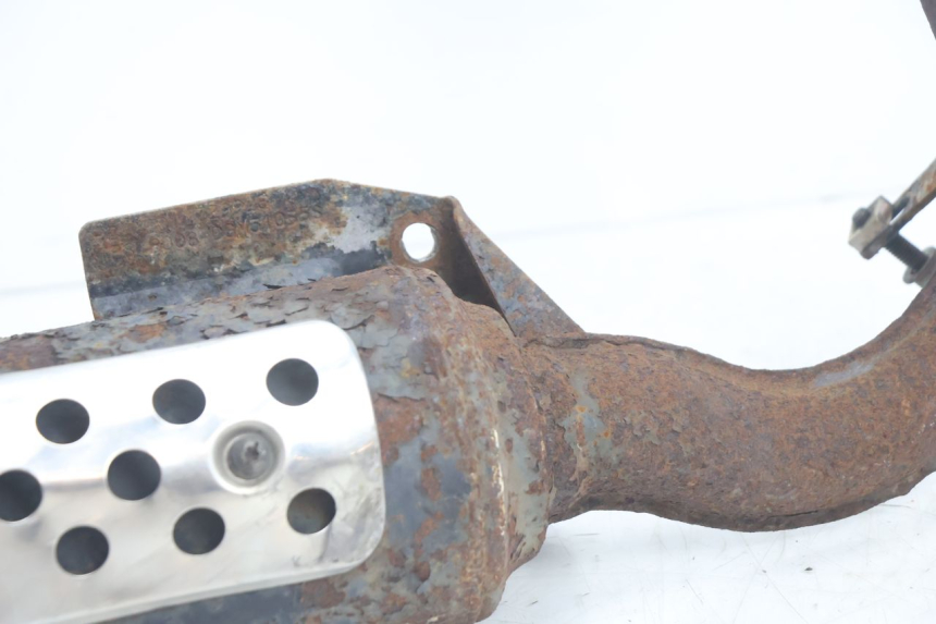photo de POT ECHAPPEMENT PEUGEOT BUXY 50 (1993 - 1998) - Gros plan technique
