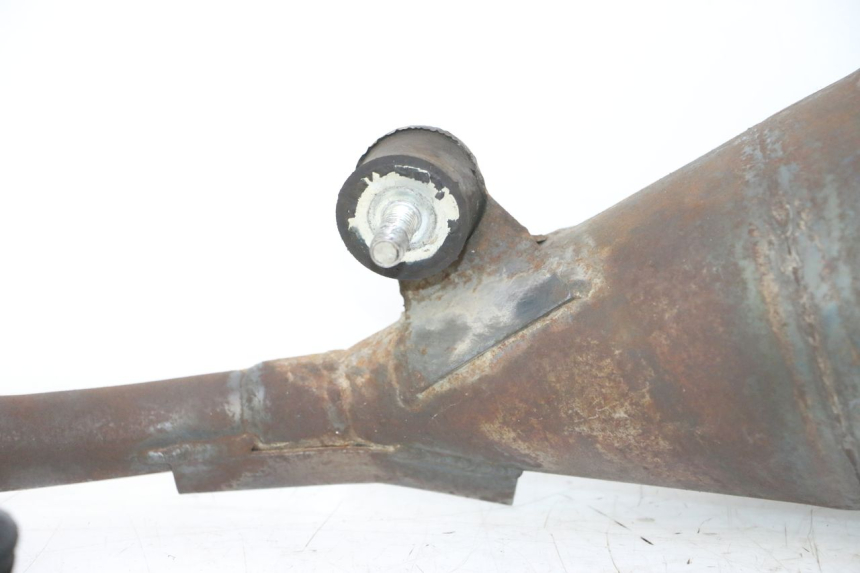 photo de POT ECHAPPEMENT HM HONDA CRM DERAPAGE RR 50 (2006 - 2017) - Gros plan technique