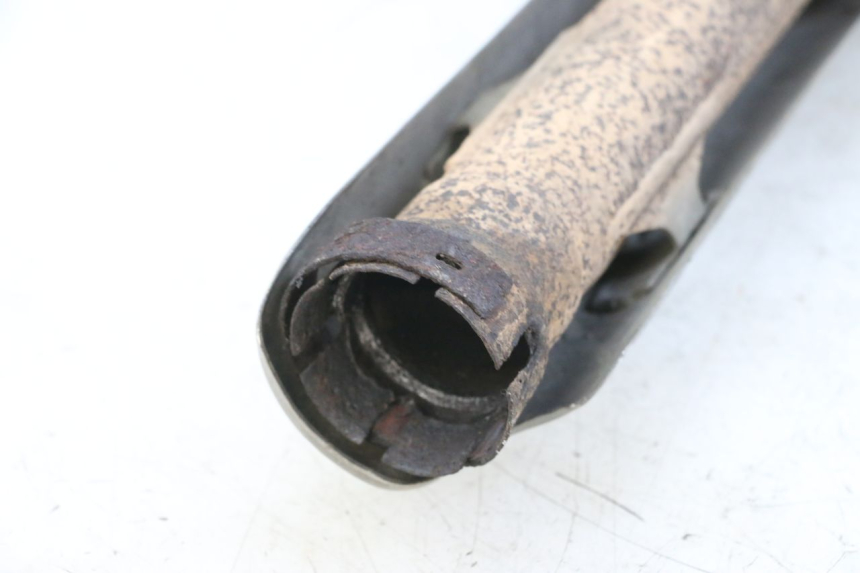 photo de POT ECHAPPEMENT DROIT SUZUKI DL V STROM 1000 (2002 - 2007) - Gros plan technique