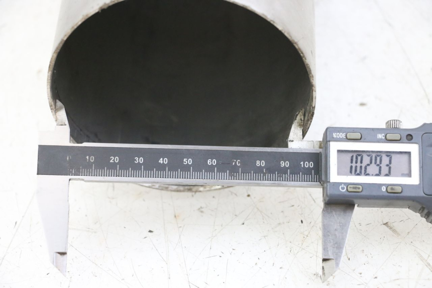 photo de POT ECHAPPEMENT DROIT DUCATI ST2 944 (1997 - 2003)
