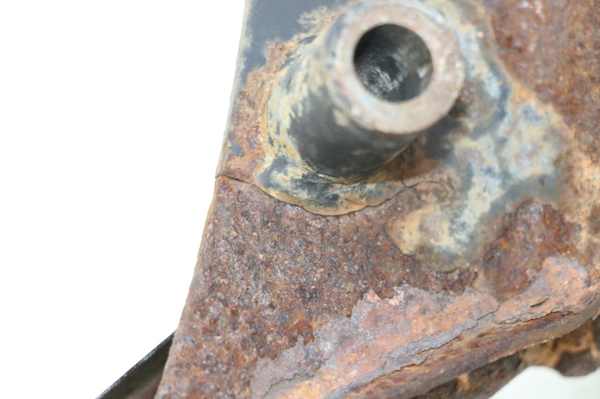 photo de POT ECHAPPEMENT CF MOTO E-CHARM 125 (2005 - 2008) - Points de fixation