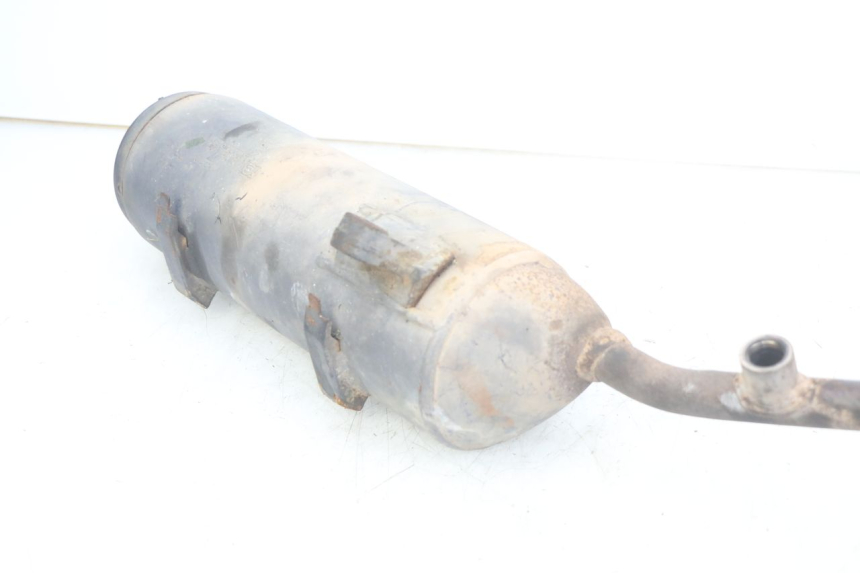 photo de POT ECHAPPEMENT HONDA FES PANTHEON 125 (2003 - 2007) - Points de fixation