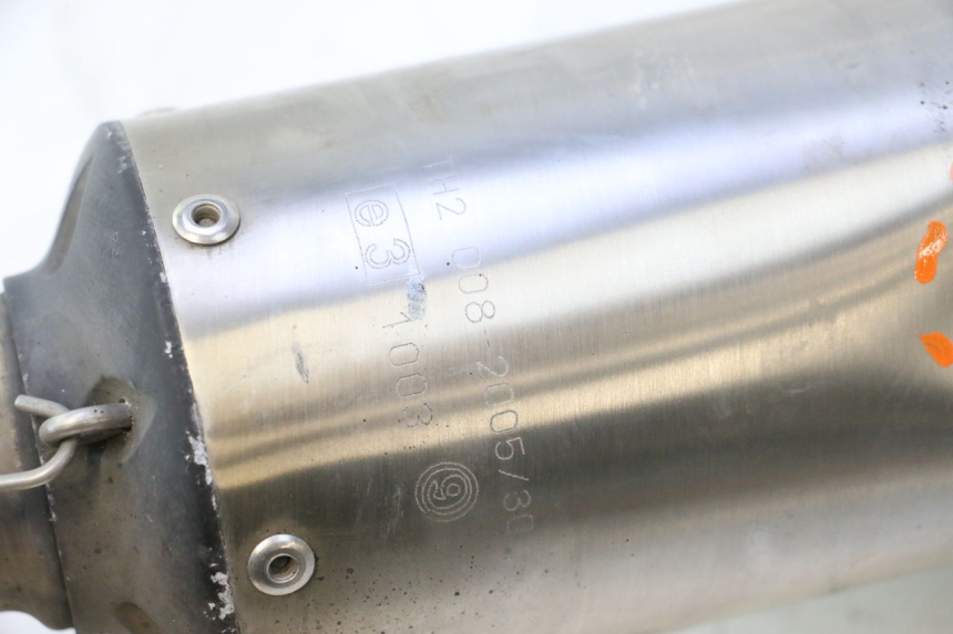 photo de POT ECHAPPEMENT YAMAHA FJR 1300 (2001 - 2005) - Vue rapprochée