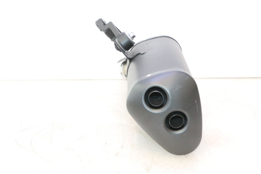 photo de POT ECHAPPEMENT YAMAHA FZ8 800 (2010 - 2016) - Gros plan technique