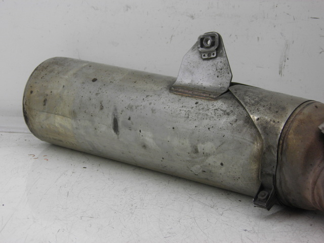 photo de POT ECHAPPEMENT GAUCHE YAMAHA TDM 900 (2004 - 2006)