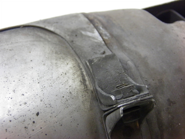 photo de POT ECHAPPEMENT GAUCHE YAMAHA TDM 900 (2004 - 2006)