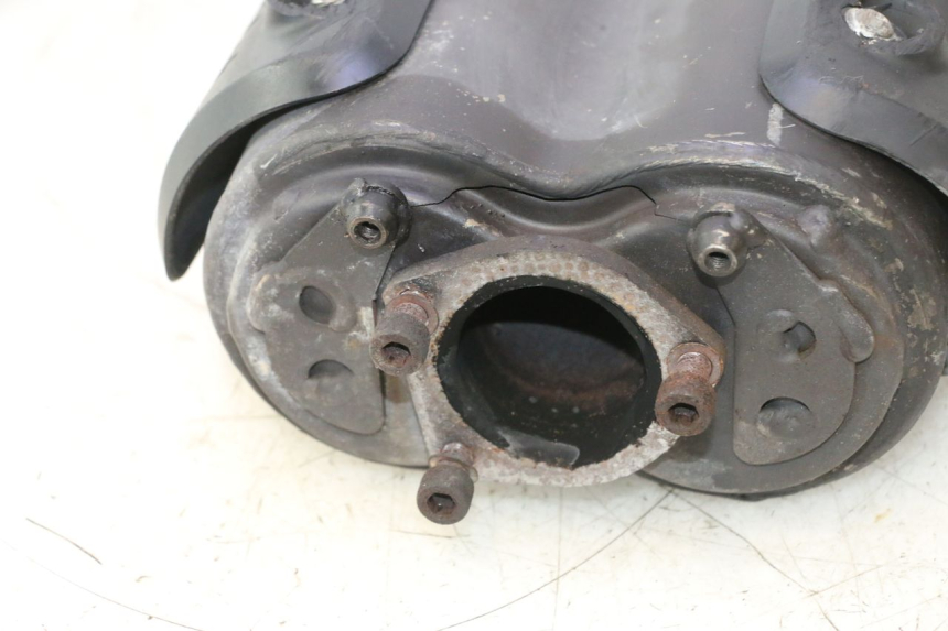 photo de POT ECHAPPEMENT GILERA GP 800 (2007 - 2013) - Points de fixation