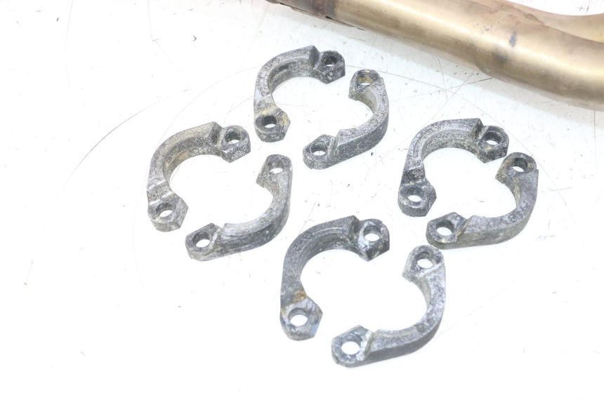 photo de POT ECHAPPEMENT KAWASAKI GPX F ZX750F 750 (1986 - 1990) - Points de fixation