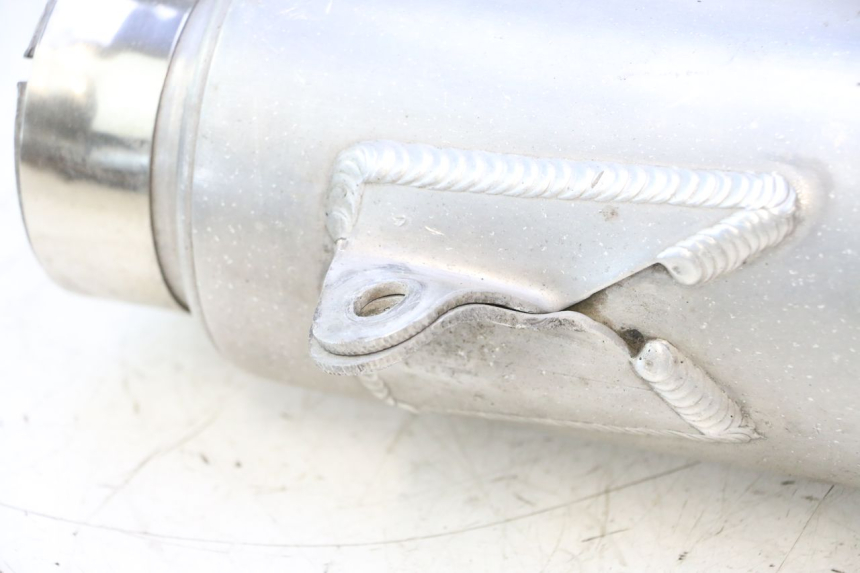 photo de POT ECHAPPEMENT SUZUKI GSX F GSXF 750 (1988 - 1998) - Gros plan technique