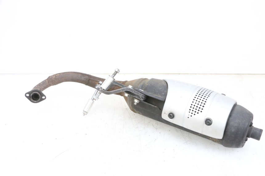 photo de POT ECHAPPEMENT PIAGGIO NEW TYPHOON 50 (2018 - 2021) - Vue rapprochée