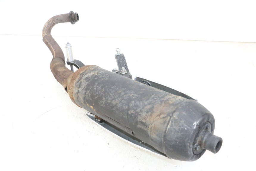 photo de POT ECHAPPEMENT PIAGGIO NEW TYPHOON 50 (2018 - 2021) - Gros plan technique