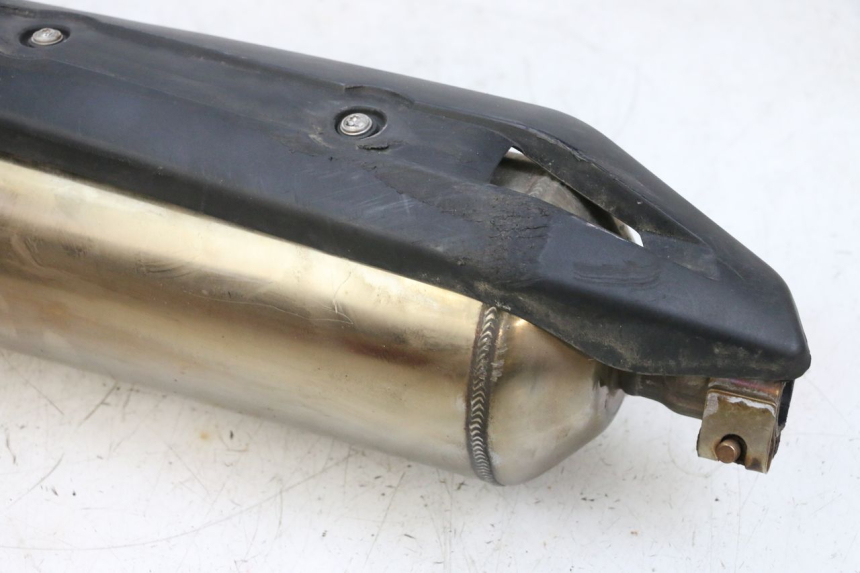 photo de POT ECHAPPEMENT PEUGEOT SATELIS 125 (2013 - 2018) - Gros plan technique