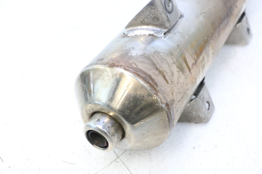 photo de POT ECHAPPEMENT PEUGEOT SATELIS 125 (2006 - 2009) - Gros plan technique