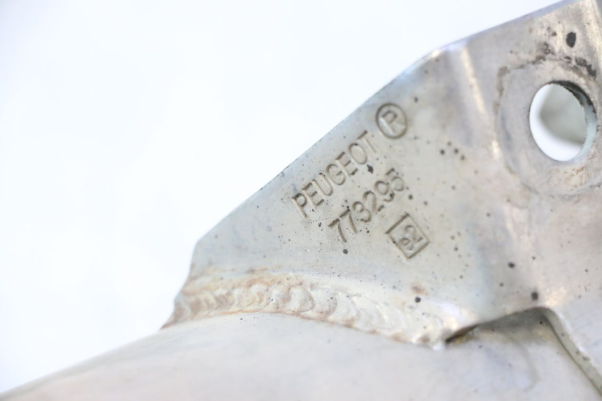 photo de POT ECHAPPEMENT PEUGEOT SATELIS 125 (2013 - 2018) - Autre angle de vue