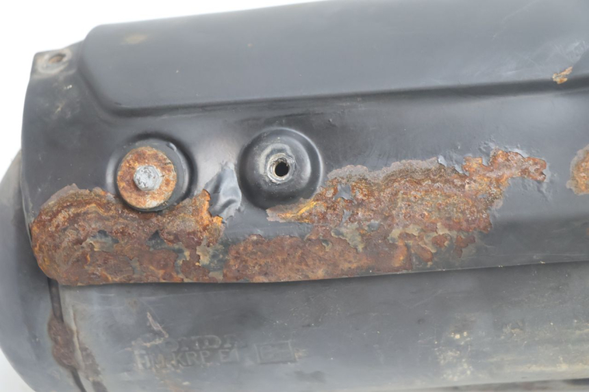photo de POT ECHAPPEMENT HONDA SCV LEAD 100 (2003 - 2007) - Zoom état d’usage