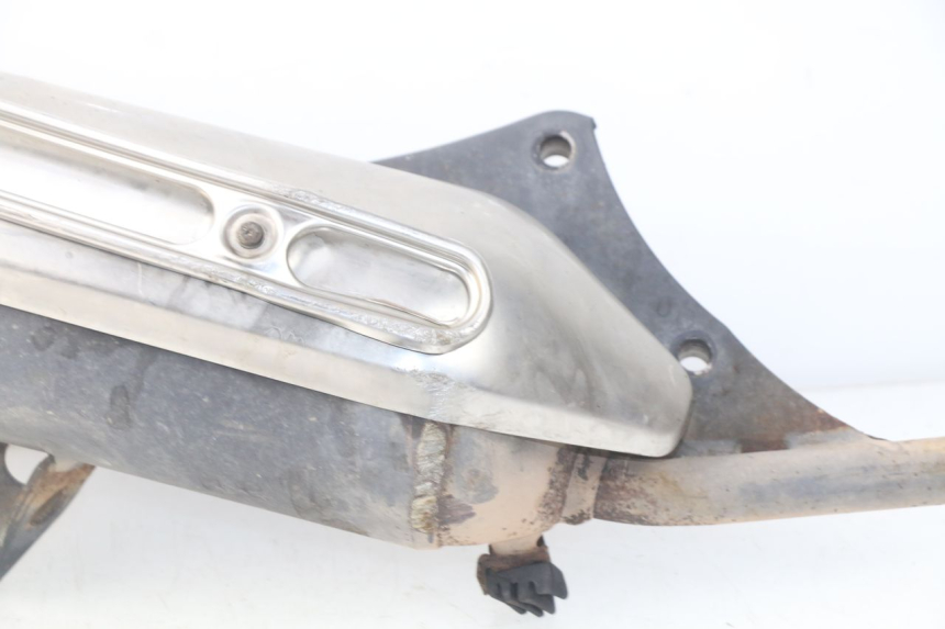 photo de POT ECHAPPEMENT HONDA SES DYLAN 125 (2002 - 2006) - Vue rapprochée