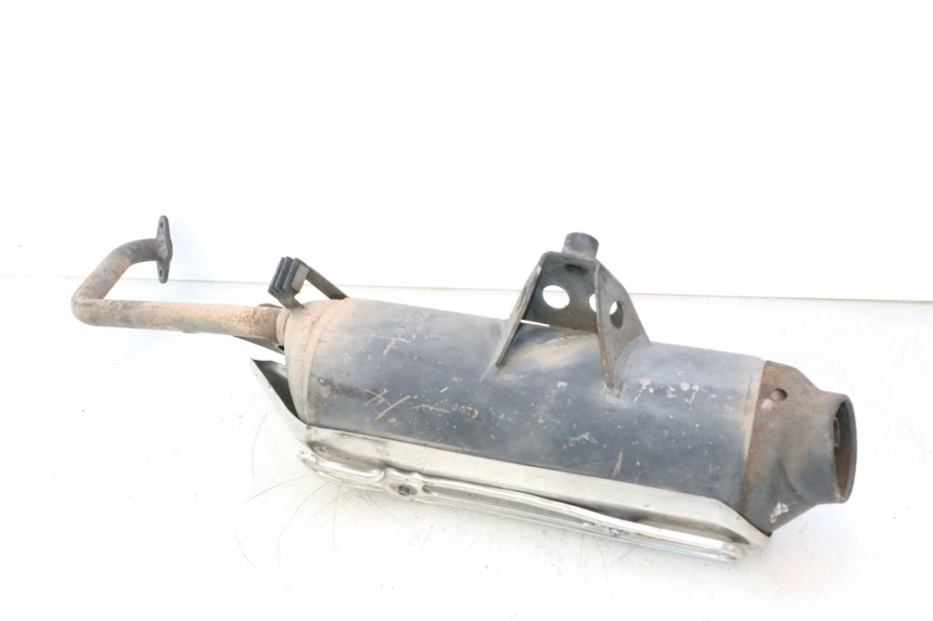 photo de POT ECHAPPEMENT HONDA SH 125 (2001 - 2003) - Vue rapprochée