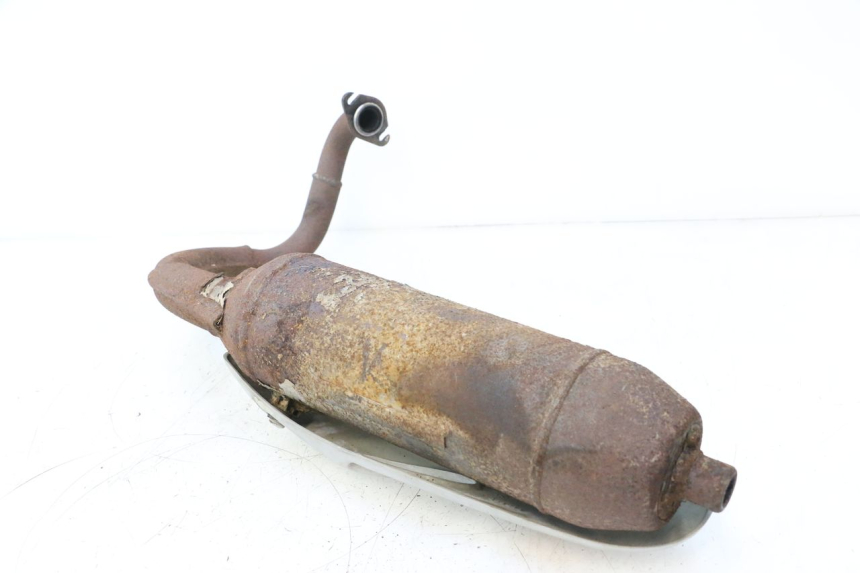 photo de POT ECHAPPEMENT PEUGEOT SPEEDFIGHT LC 50 (1996 - 2002) - Gros plan technique