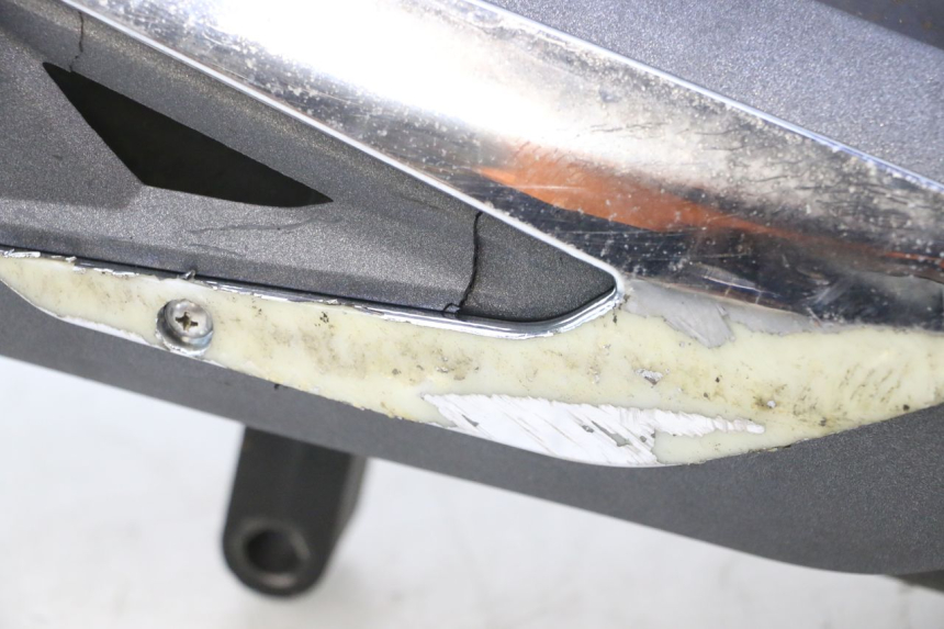 photo de POT ECHAPPEMENT RAZZO STEED 125 (2012 - 2018) - Aperçu profil