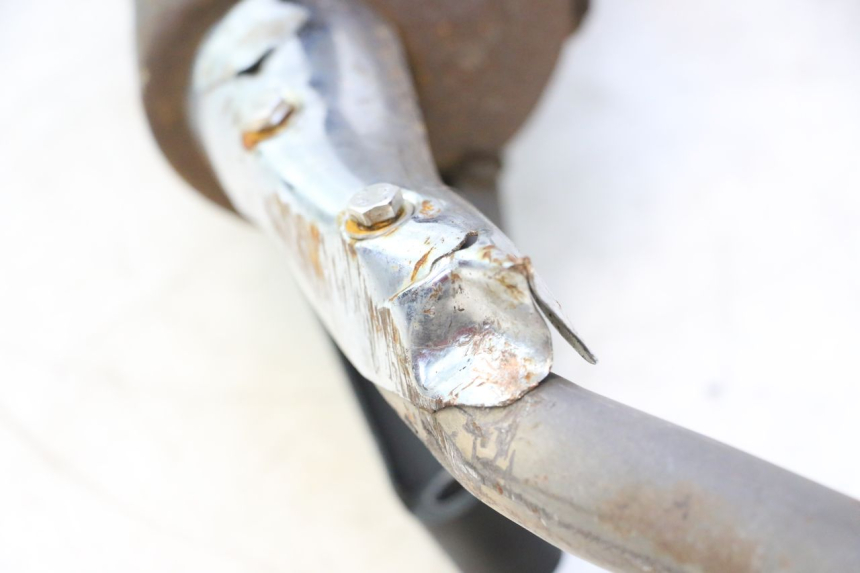 photo de POT ECHAPPEMENT RAZZO STEED 125 (2012 - 2018) - Points de fixation