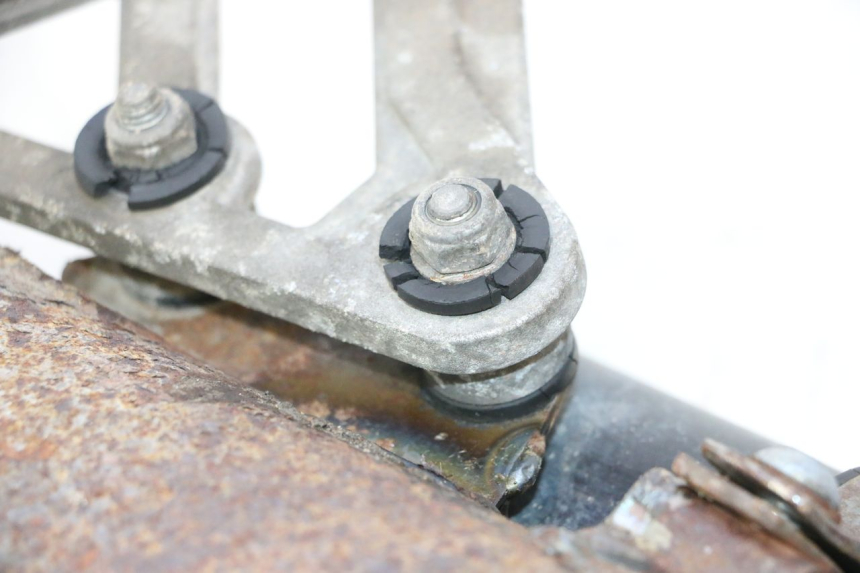 photo de POT ECHAPPEMENT PEUGEOT STREETZONE NAKED 2T 50 (2014 - 2018) - Détails caractéristiques