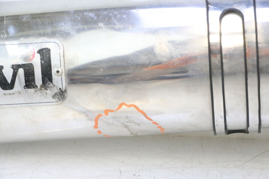 photo de POT ECHAPPEMENT SUZUKI SV S 650 (2003 - 2009) - Gros plan technique