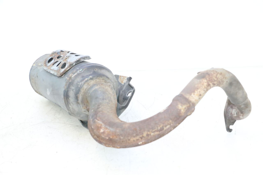 photo de POT ECHAPPEMENT PEUGEOT TREKKER 50 (1995 - 2004) - Gros plan technique