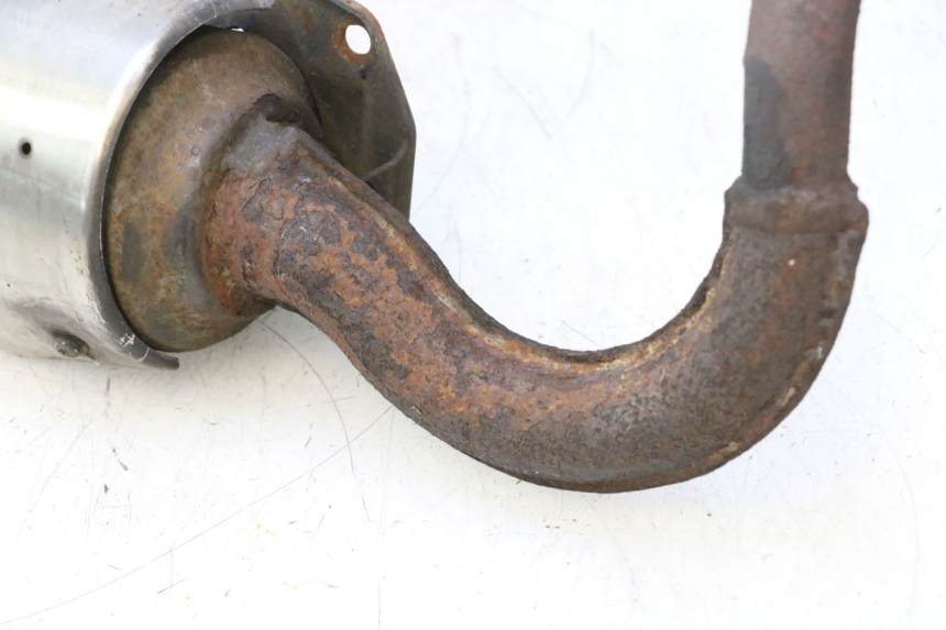 photo de POT ECHAPPEMENT PEUGEOT TREKKER 50 (1995 - 2004) - Points de fixation