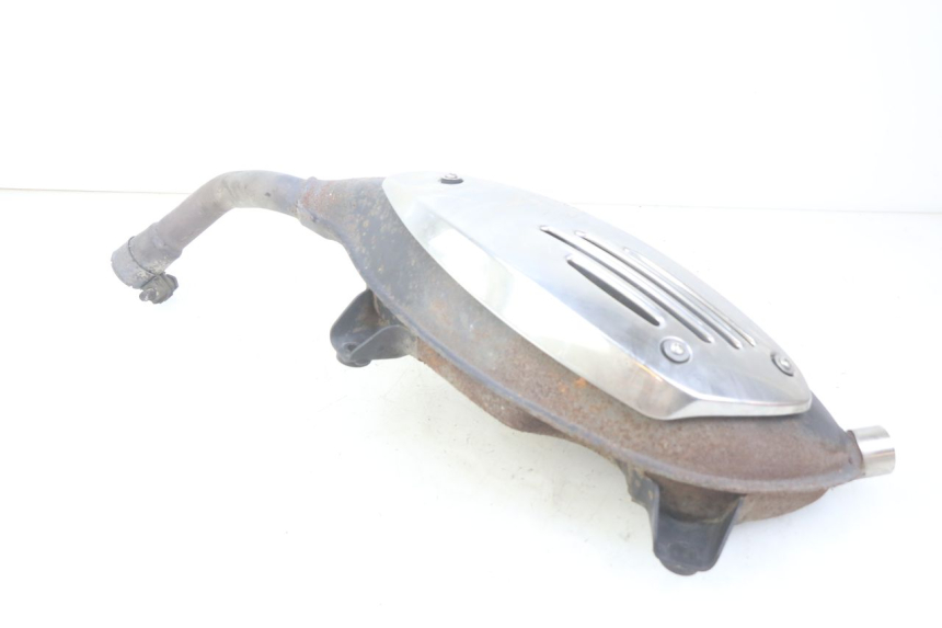 photo de POT ECHAPPEMENT PIAGGIO VESPA GTS SUPER IE 125 (2009 - 2016) - Gros plan technique