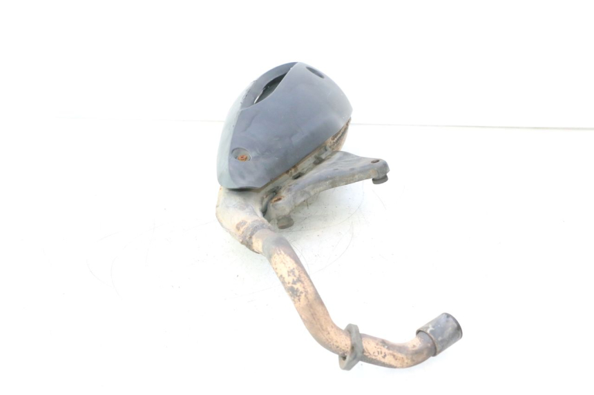 photo de POT ECHAPPEMENT PIAGGIO X8 STREET 125 (2006 - 2007) - Gros plan technique