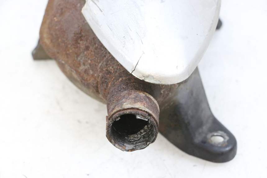 photo de POT ECHAPPEMENT PIAGGIO X8 125 (2004 - 2007) - Points de fixation