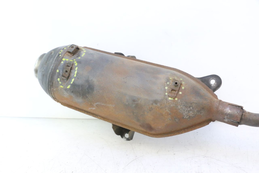 photo de POT ECHAPPEMENT PIAGGIO X9 EVOLUTION 125 (2003 - 2007) - Gros plan technique