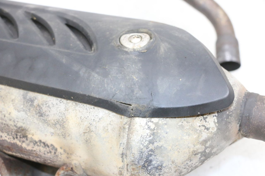 photo de POT ECHAPPEMENT PIAGGIO XEVO - X EVO 125 (2007 - 2016) - Gros plan technique